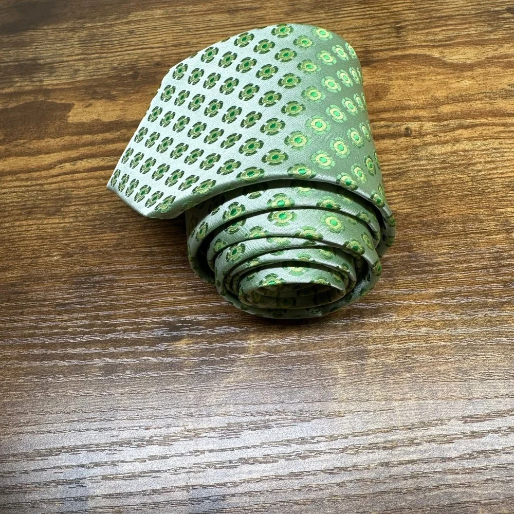 Brio Mens Necktie Green Geometric Medallion Pattern Polyester Classic‎ Width